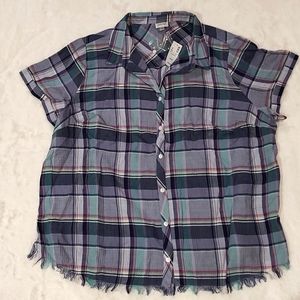 Brand new "Avenue" blue plaid short sleeve, size 26/28